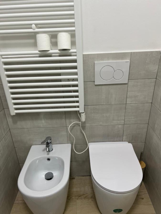 Ali Baba Rooms Специя Екстериор снимка