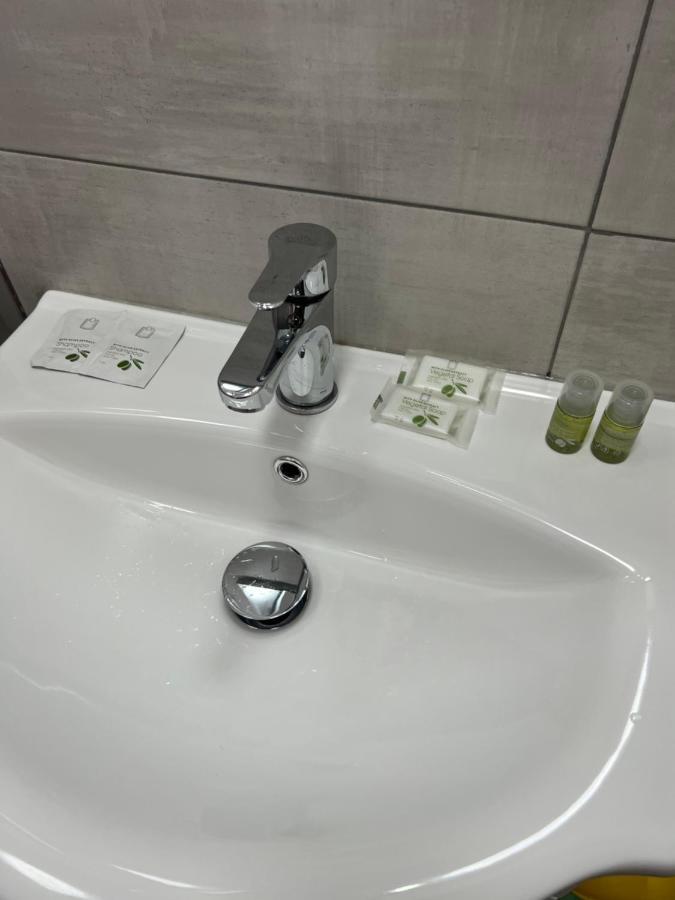 Ali Baba Rooms Специя Екстериор снимка