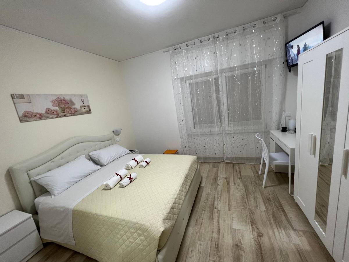 Ali Baba Rooms Специя Екстериор снимка
