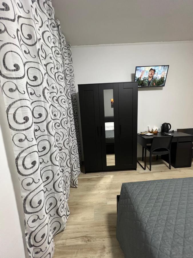 Ali Baba Rooms Специя Екстериор снимка