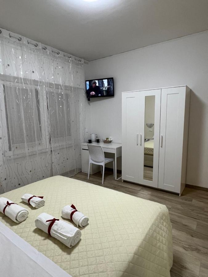 Ali Baba Rooms Специя Екстериор снимка